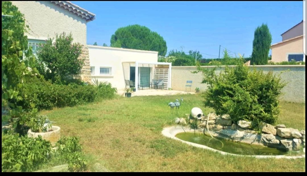 Suite Parentale Avec Petit Sejour Et Piscine Carpentras Exterior photo